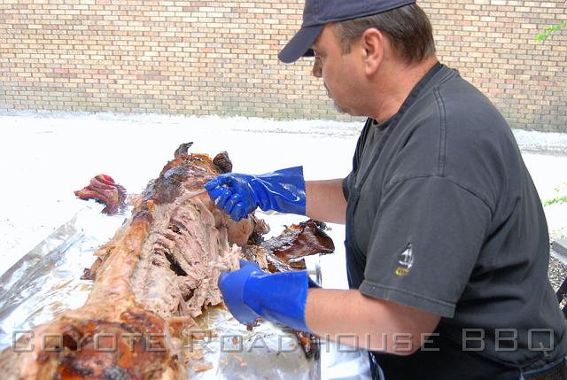 pigroast_2009_015.jpg