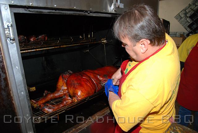 pigroast_2010_011.jpg