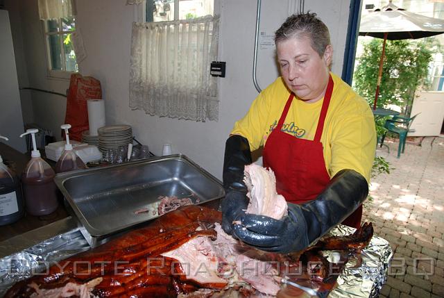 pigroast_2010_014.jpg