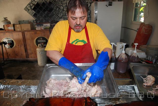 pigroast_2010_018.jpg