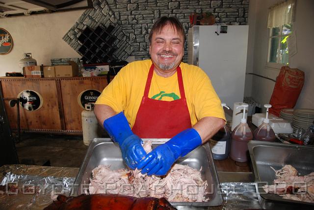 pigroast_2010_021.jpg