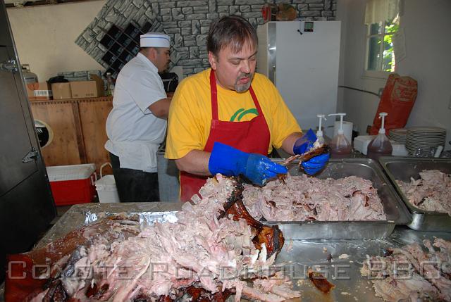 pigroast_2010_031.jpg