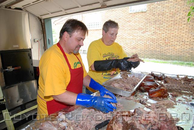 pigroast_2010_037.jpg
