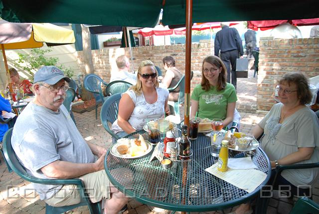 pigroast_2010_051.jpg